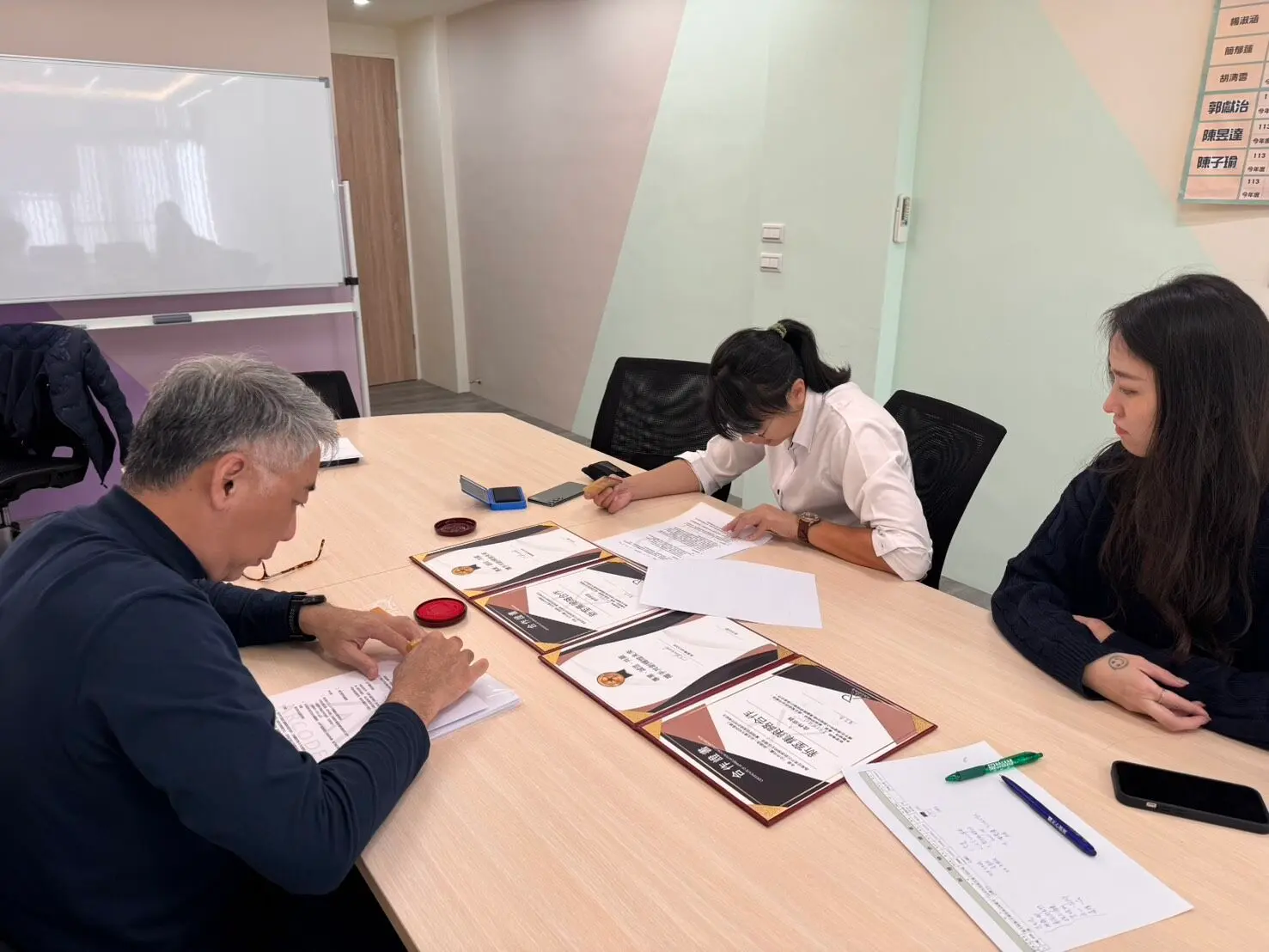 新室集攜手有巢氏房屋西區向上東興店 深化房仲與設計合作