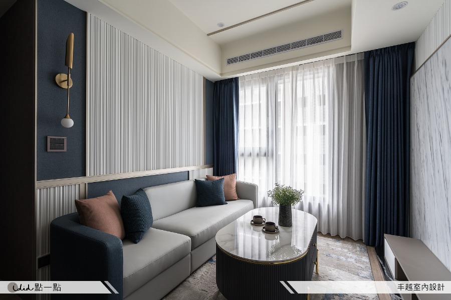 魅影如濤 令人著迷的湛藍純金小世界