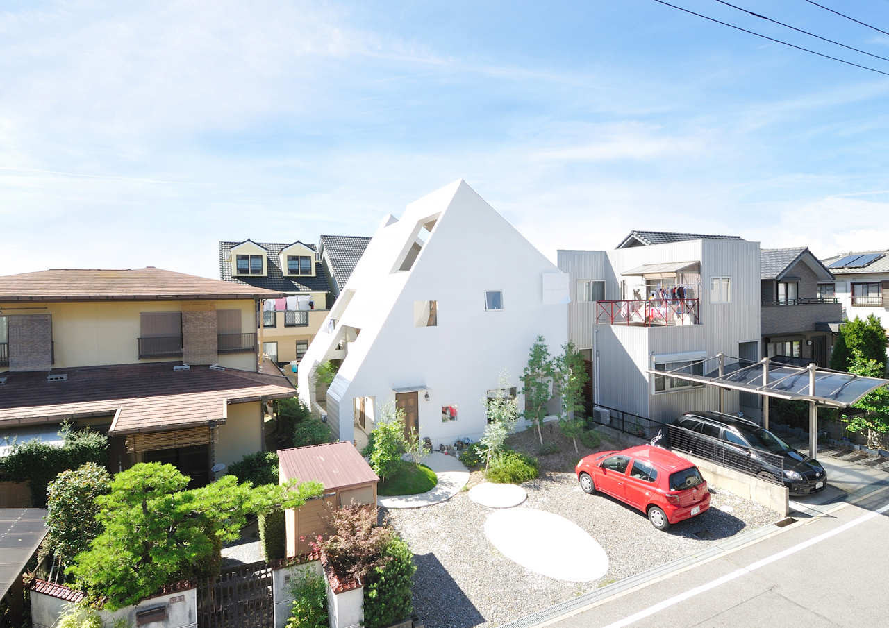 亞洲●日本 倚光而生 以山為家